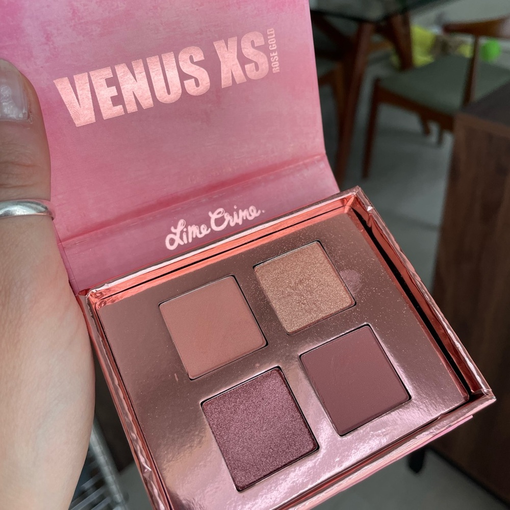 Lime crime venus xs rose gold eyeshadow pallete
